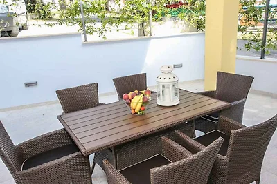 Villa mit Pool und Klimaanlage