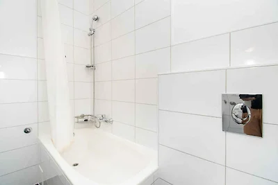Ferienwohnung mit Balkon, Terrasse und Grill