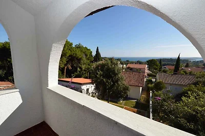 Ferienwohnung mit Klimaanlage und Balkon