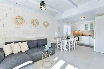 Schöne Villa in Privlaka mit beheiztem