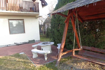 Ferienhaus mit Garten und Grill