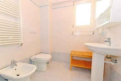 Ferienwohnung mit Klimaanlage und Balkon in d
