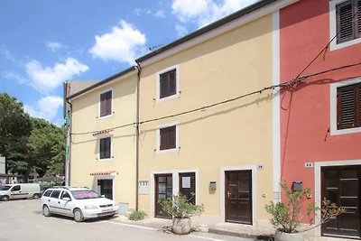 Ferienhaus mit Terrasse 200 m vom Strand