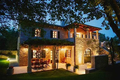 Villa mit Aussenpool