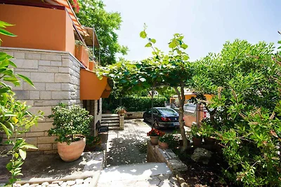 Ferienwohnung mit Swimmingpool und Parkplatz