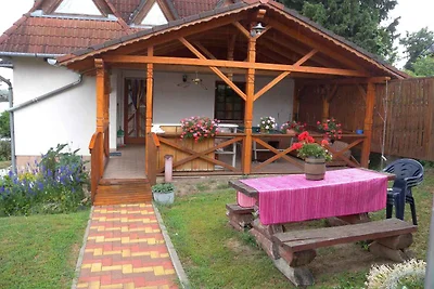 Ferienwohnung mit Kinderspielplatz und Pool