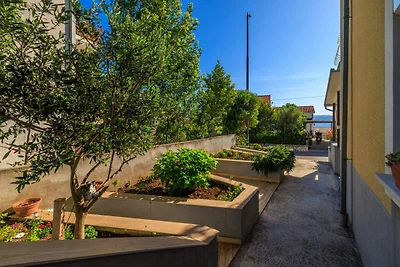 Komfortables Apartment Jadro mit privater Ter