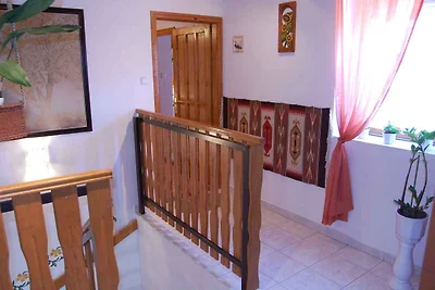 Ferienhaus mit Balkon und Klimaanlage