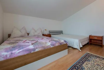 Ferienwohnung mit Pool und Meerblick