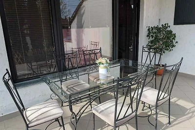 Ferienwohnung mit Terrasse, Klimaanlage und