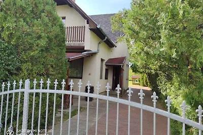 Ferienhaus mit Garten und Grill