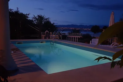 Ferienwohnung mit Meerblick und Aussenpool