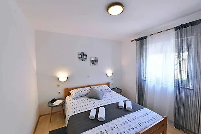 Ferienwohnung mit Terrasse und Grill