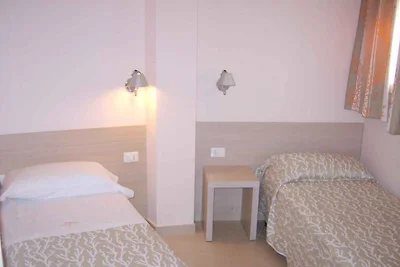 Ferienwohnung mit Klimaanlage, Pool und Balko