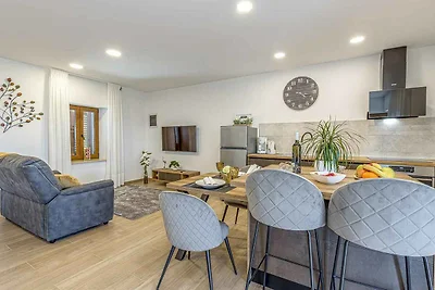 Apartment mit Balkon, Klimaanlage, Wi-Fi, Par