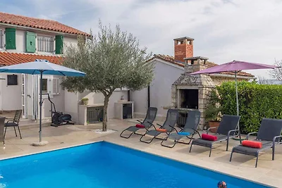 Ferienhaus mit Aussenpool