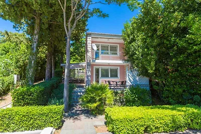 Ferienhaus in Strandnähe mit überdachtem