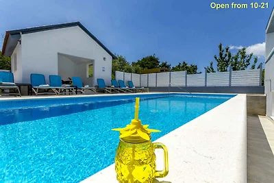 Ferienwohnung mit Schwimmbad