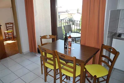 Ferienwohnung mit Garten und Klimaanlage