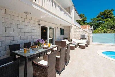 Ferienhaus mit Aussenpool