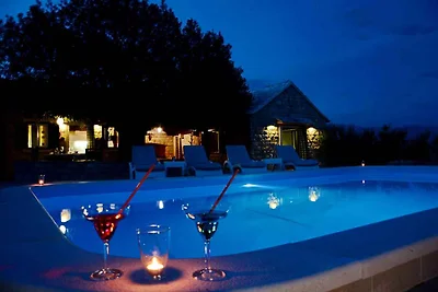 Ferienhaus mit Pool und Klimaanleg
