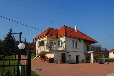 Ferienhaus mit Aussenpool und Panorama