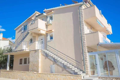 Appartamento Vacanza con famiglia Rogoznica