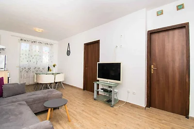 Ferienwohnung mit Terrasse und Grill