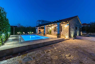 Komfortable Ferienwohnung Sandra in Sukošan m