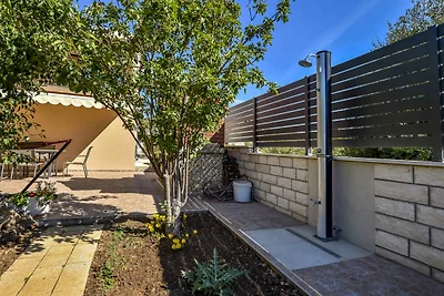 Gemütliche Ferienwohnung Hrvatić in Rogoznica