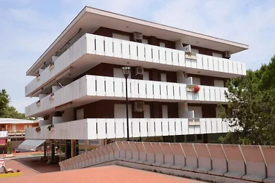 Studio mit Klimaanlage und Balkon