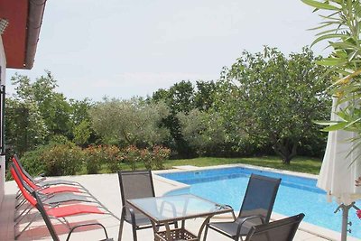 Villa mit Pool und Klimaanlage