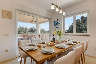 Ferienhaus mit Terrasse und Klimaanlage