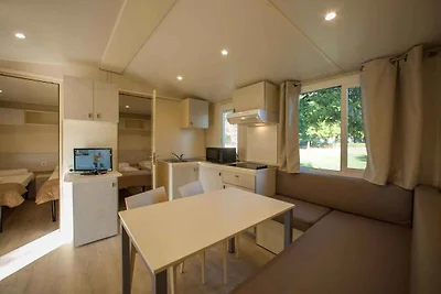 Mobilehome mit Parkplatz und Klimaanlage