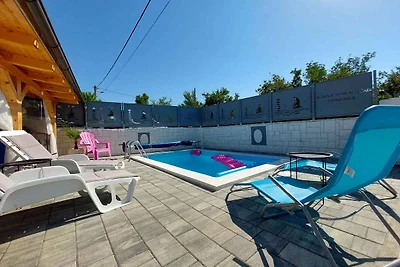 Ferienhaus mit Aussenpool und Whirlpool