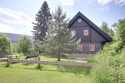Ferienhaus mit stilvollen Holzmöbeln