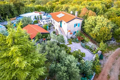 Villa mit Pool und Klimaanlage