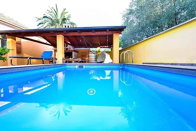 Ferienwohnung mit Kinderspielplatz und Pool
