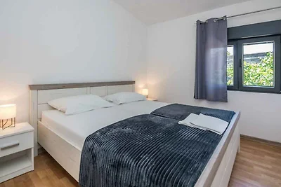 Ferienwohnung mit Balkon und Grill