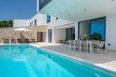 Ferienhaus mit Aussenpool
