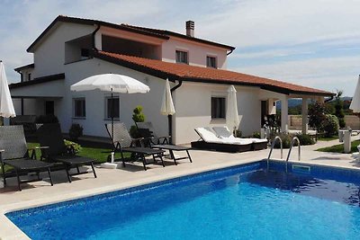 Ferienwohnung mit Pool und Terrasse