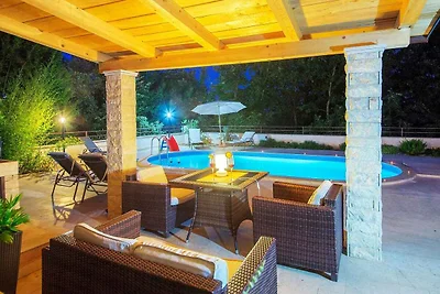 Villa mit Klimaanlage und Pool