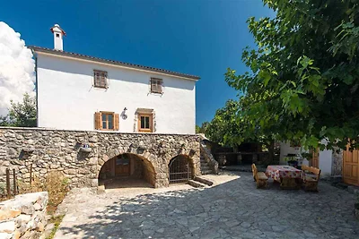 Ferienhaus mit Pool für 8 Personen