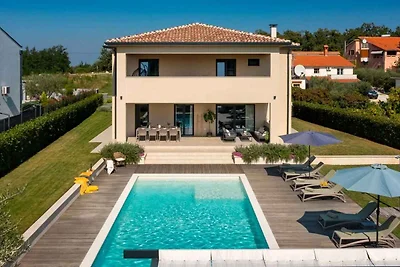 Villa mit Klimaanlage und Pool