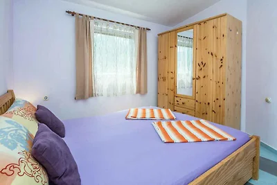 Ferienwohnung mit Balkon, Parkplatz und