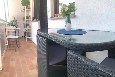 Ferienhaus mit Balkon, Terrasse und Garten
