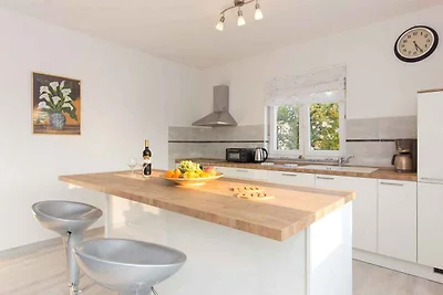 Ferienwohnung mit Terrasse und Meerblick