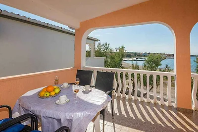 Ferienwohnung mit Balkon und Meerblick