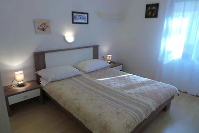 Ferienwohnung Mit Terasse und Klimaanlage