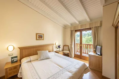 Hotelapartment mit seitlicher Seeblick